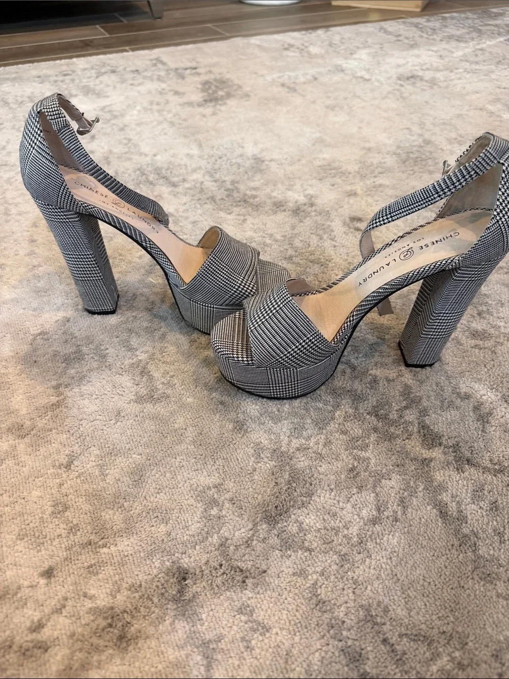 Chinese Laundry Black and White Plaid Platform Heels
